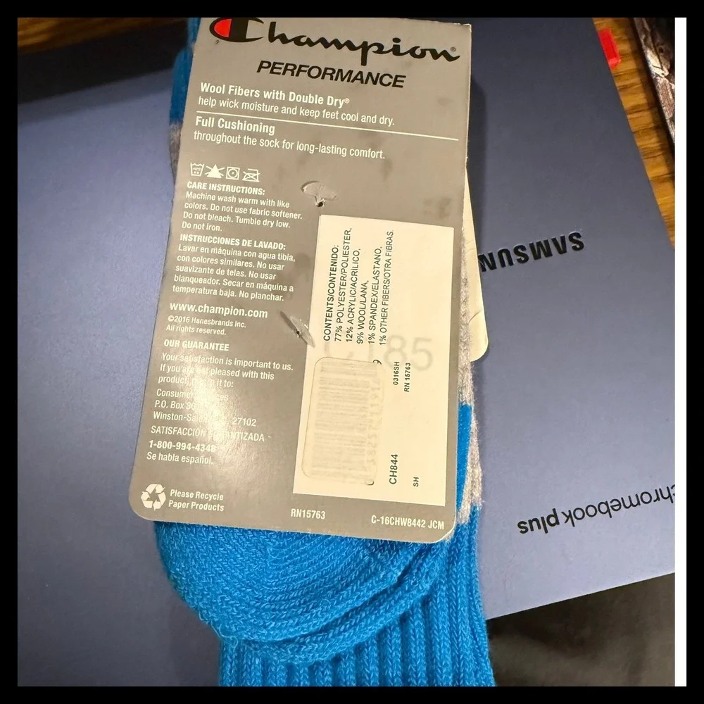 NWT‎ Champion Outdoor Women's Crew Wool Blend Socks Shoe Size 5-9 Blue Gray